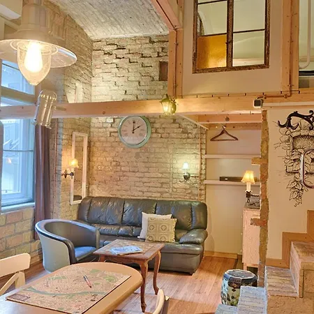 Appartement Lavender Circus Hand Drawn Budapest