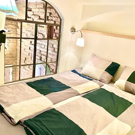 Appartement Lavender Circus Hand Drawn