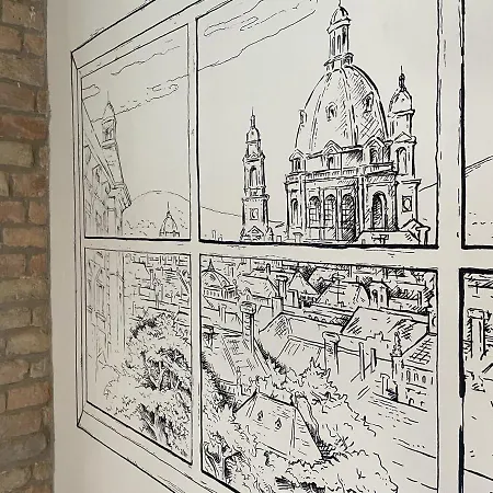 Lavender Circus Hand Drawn Appartement *