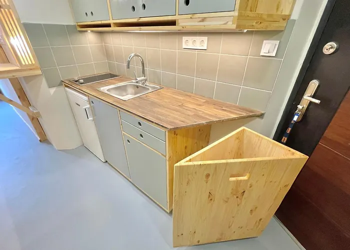 Appartamento Lavender Circus Hand Drawn *