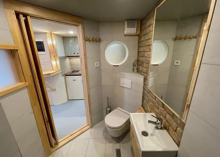 Lavender Circus Hand Drawn Appartamento