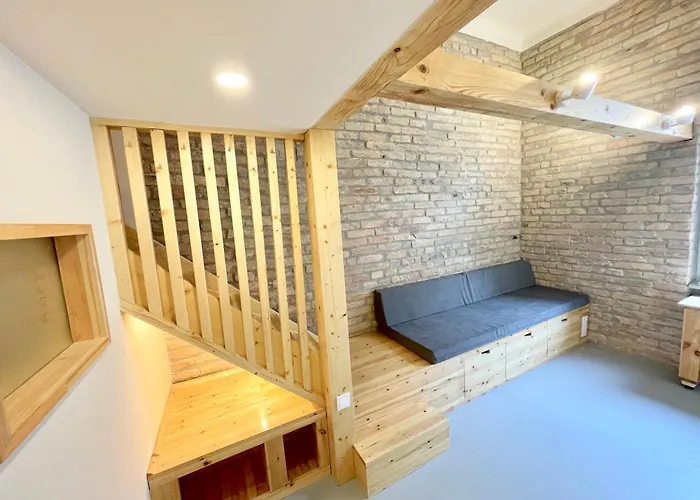 Appartamento Lavender Circus Hand Drawn *