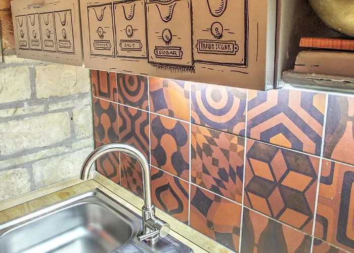 Appartamento Lavender Circus Hand Drawn *